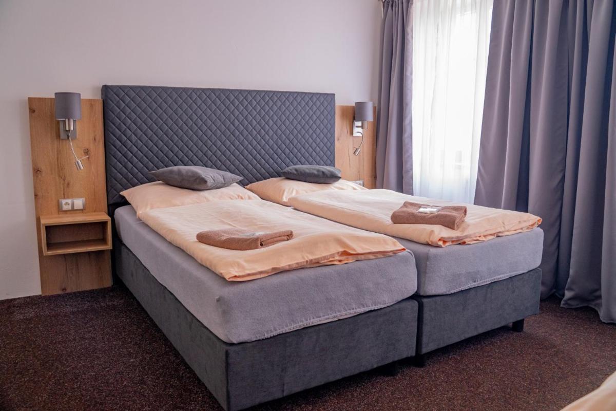 Hotel Zlata Labut Králíky Exteriör bild